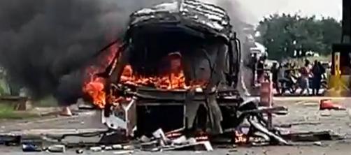 Bus fue activado con explosivos en Villa Rica, Cauca.
