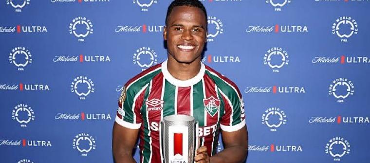 Jhon Arias fue escogido como el mejor jugador del partido entre Fluminense y Borussia Dortmund.