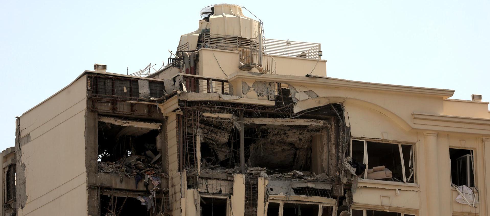 Edificio dañado en Teherán, Irán.