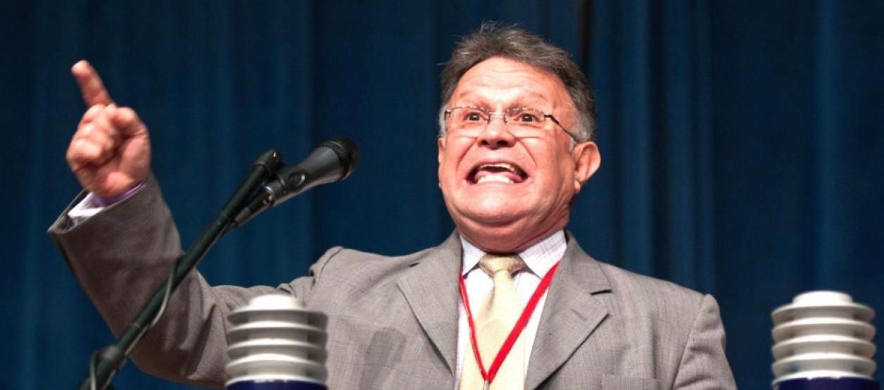 Charles William Schultz Navarro.