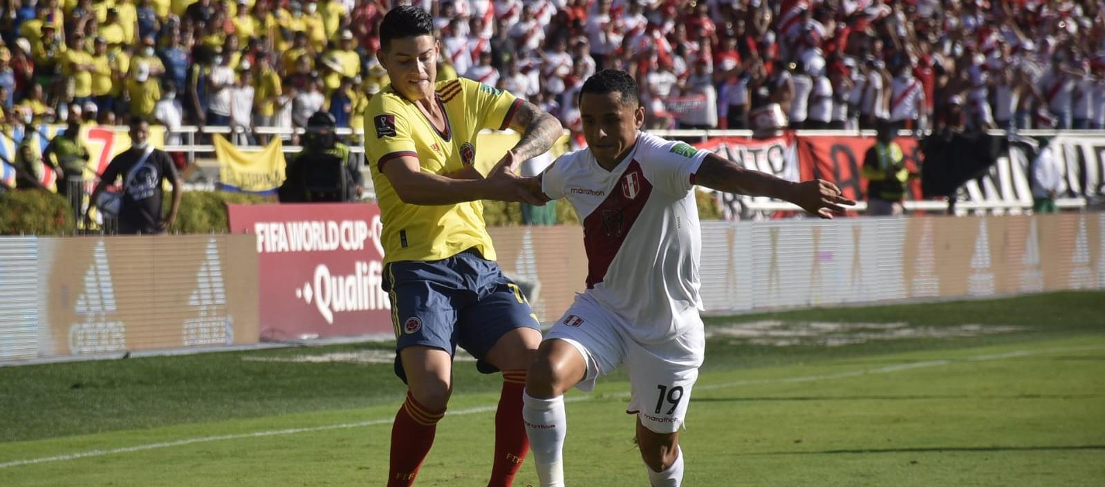 Acción de juego del último encuentro entre Colombia y Perú en Barranquilla, que fue por la Eliminatoria a Qatar 2022.