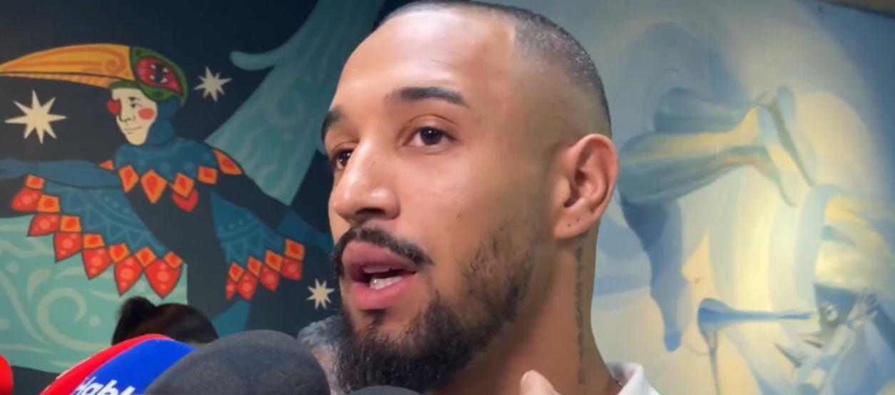 El uruguayo Lucas Monzón atendió a los medios a su llegada a Barranquilla. 