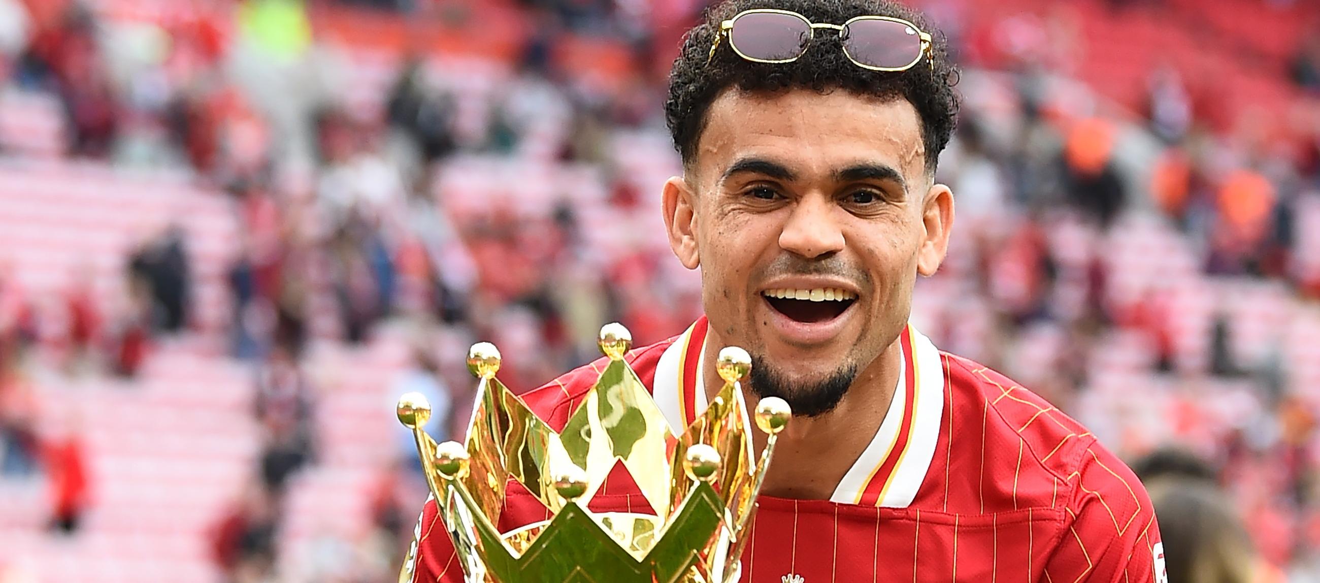 Luis Díaz celebrando la conquista del título de la Premier League con el Liverpool. 