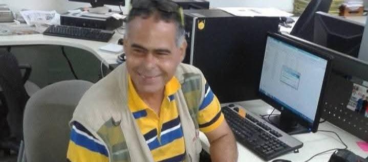 Luis Rodríguez Lezama en la sala de redacción de El Heraldo.