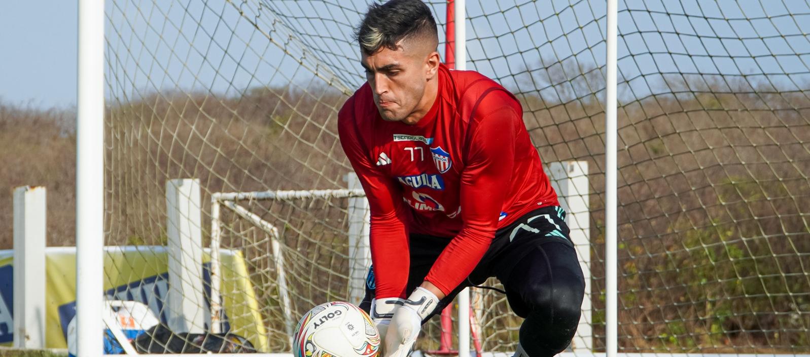 El uruguayo Santiago Mele llegó a Junior a mediados de 2023 procedente de Unión de Santa Fe.