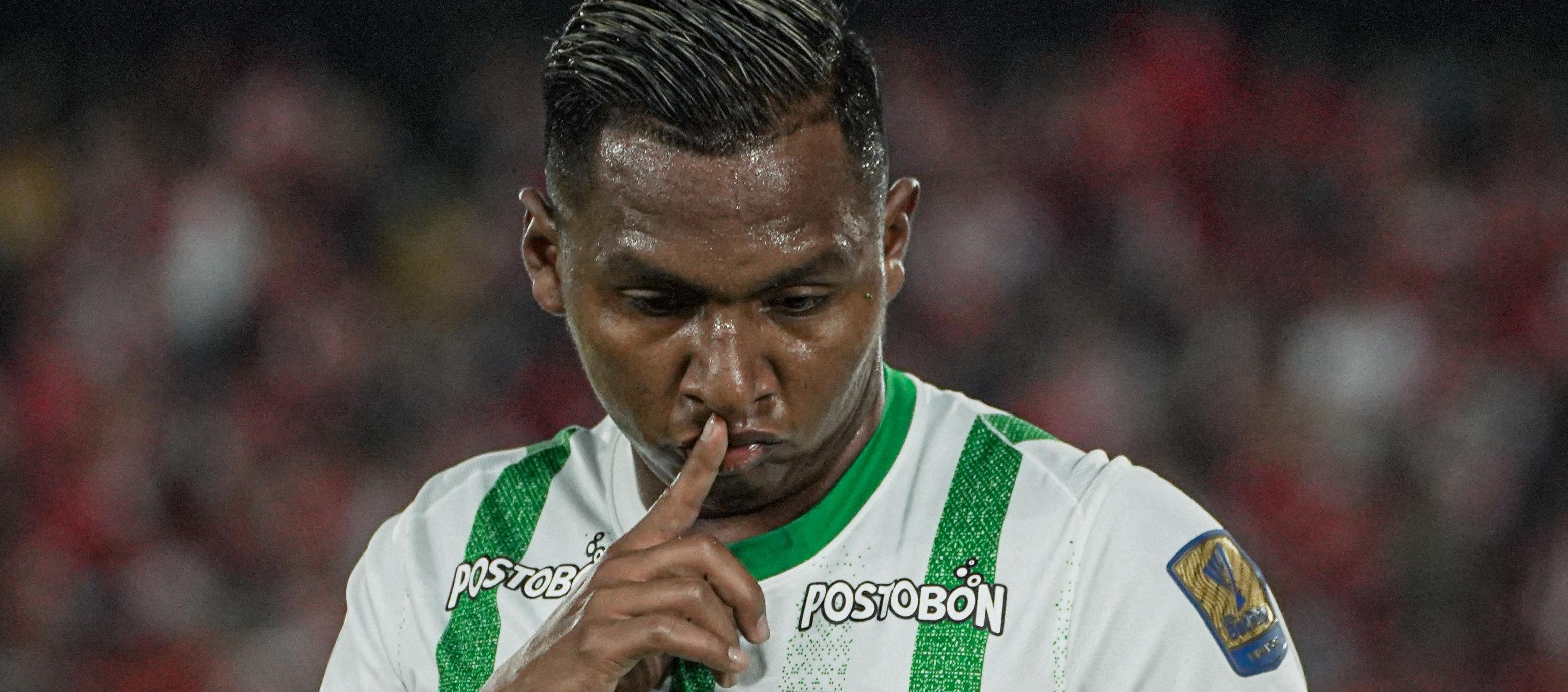 Alfredo Morelos marcó los dos goles de Nacional ante Santa Fe.
