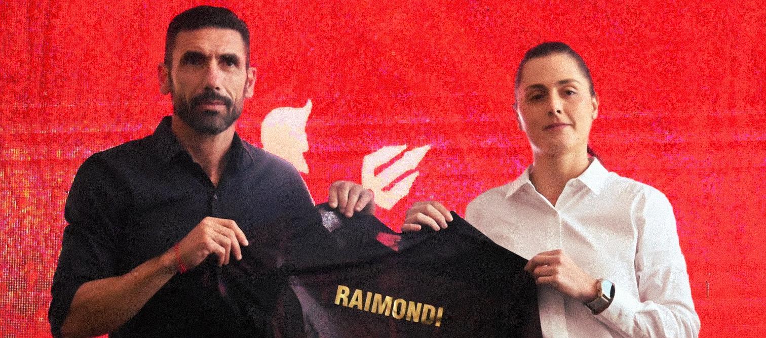 Diego Raimondi, nuevo técnico del América, con Marcela Gómez, presidenta del club.