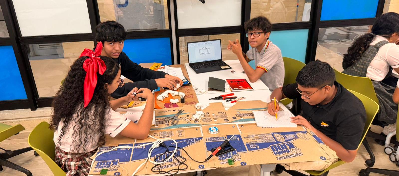 El encuentro académico reunió a más de 400 estudiantes y docentes de instituciones educativas oficiales de la ciudad.