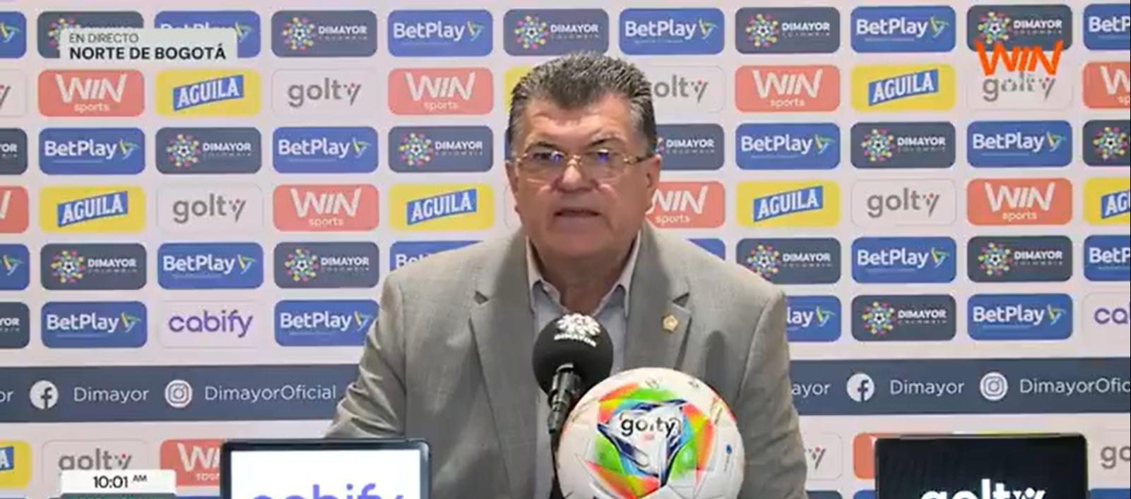 Carlos Mario Zuluaga, presidente de la Dimayor, dando a conocer los cambios.