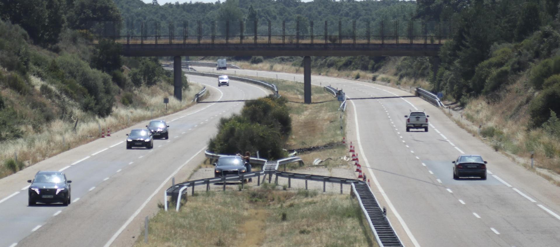 Vista del lugar del accidente en el que el futbolista del Liverpool Diogo Jota, de 28 años, y su hermano André, de 26, fallecieran.