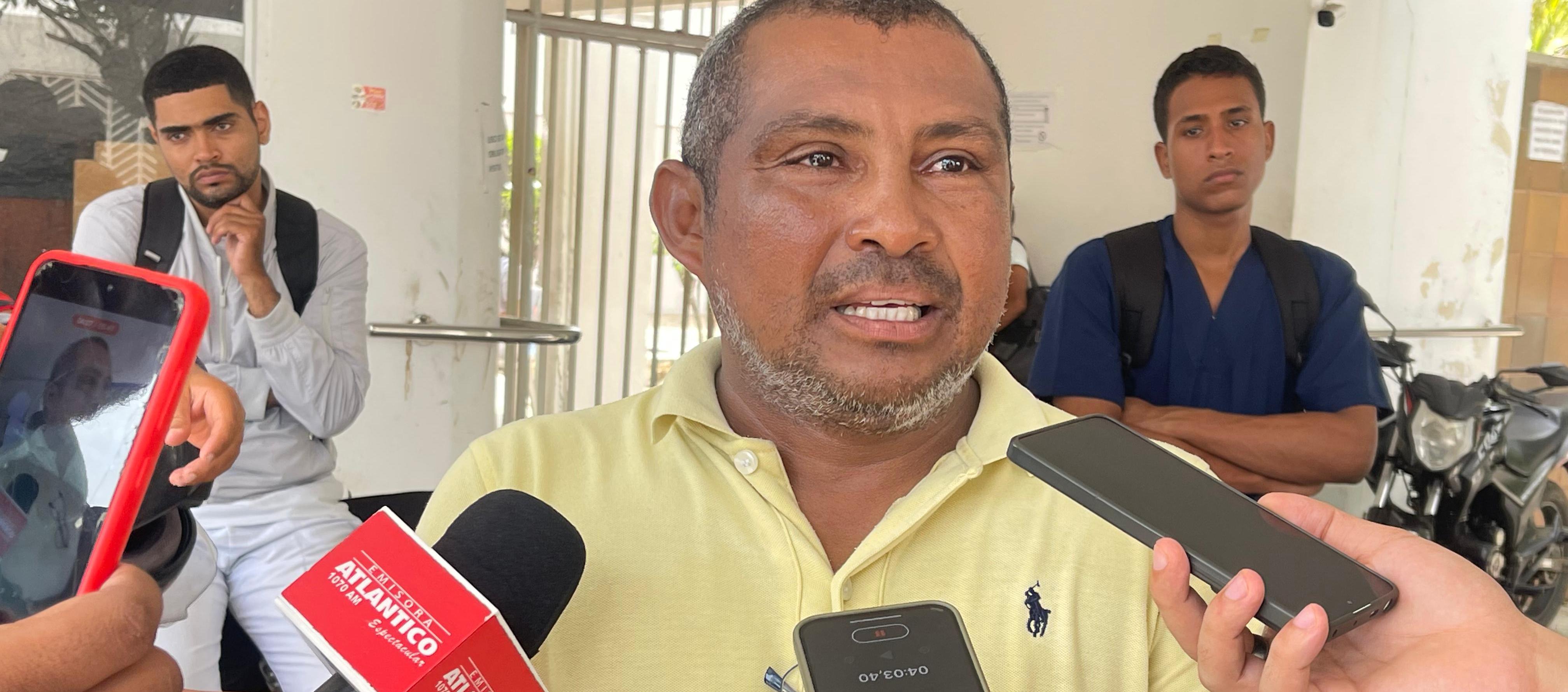 Roberto Aragón, enfermero y extrabajador del centro. 