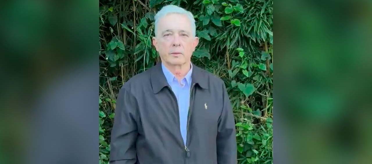 Álvaro Uribe Vélez.