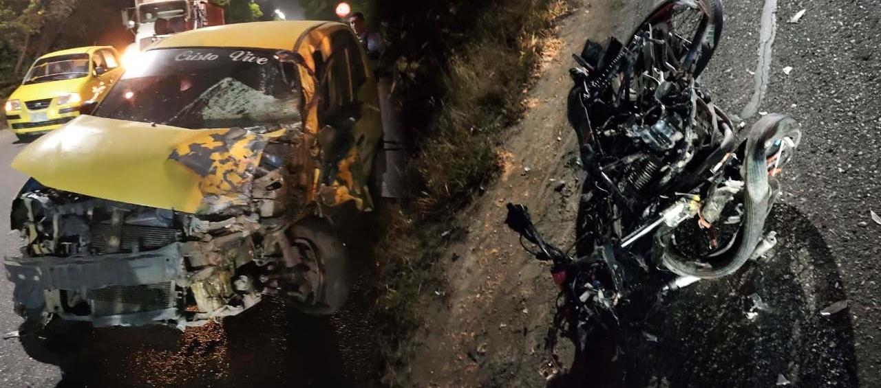 Accidente en la vía Juan Mina. 