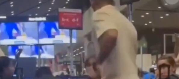 Agresión a una mujer en el aeropuerto de Bogotá.