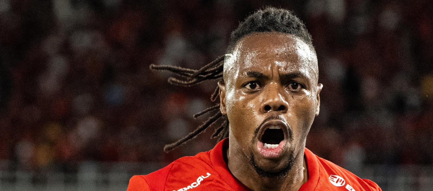 Jhon Murillo celebrando su anotación.