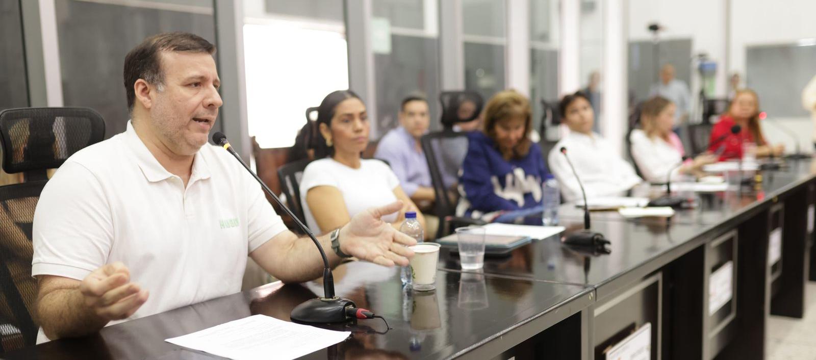 Diputados durante el debate en la Asamblea del Atlántico. 