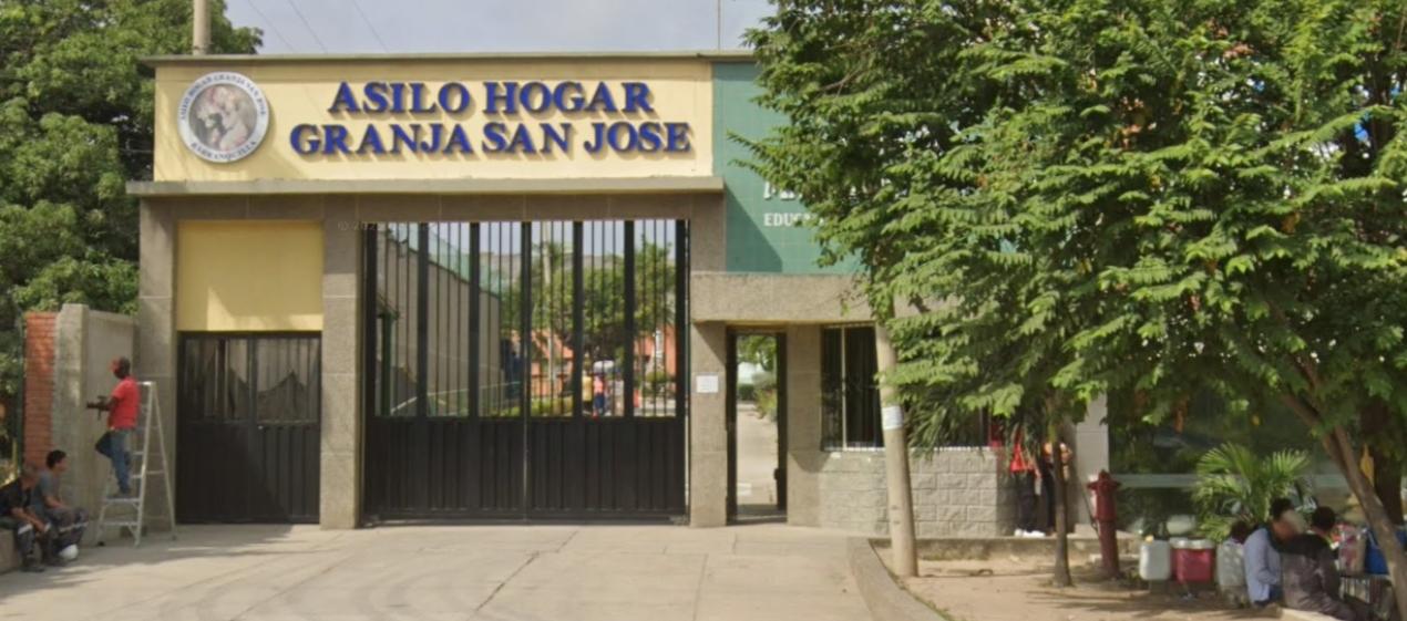 Fachada del Asilo Granja San José. 