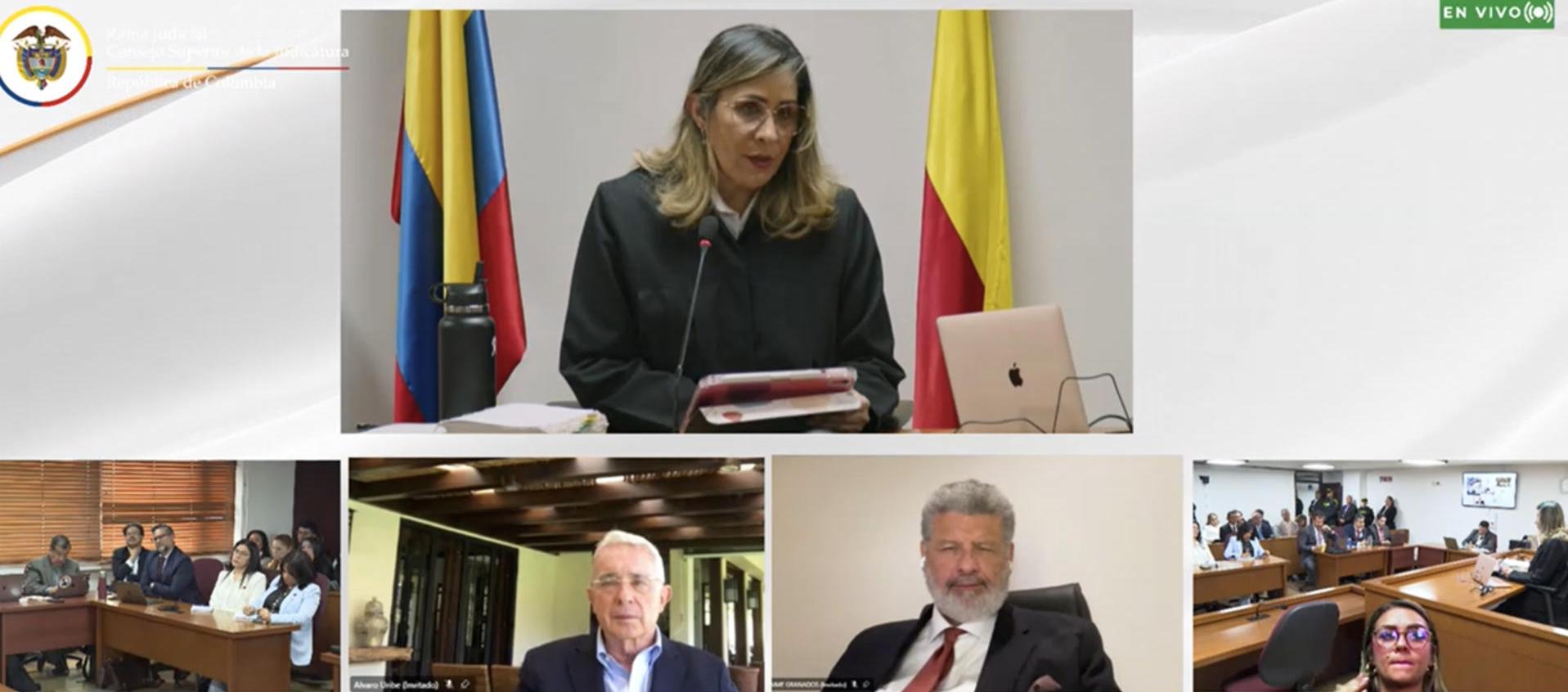 Audiencia contra Álvaro Uribe.