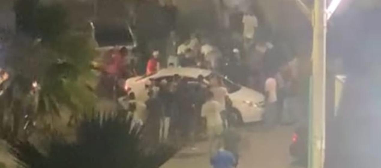 Vehículo donde se transportaba la víctima cuando fue baleada. 