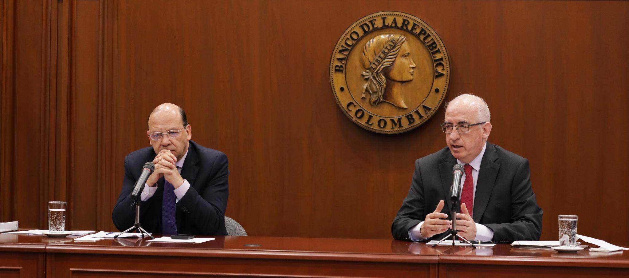 El ministro de Hacienda, Germán Ávila, y el gerente del Banco de la República, Leonardo Villar.