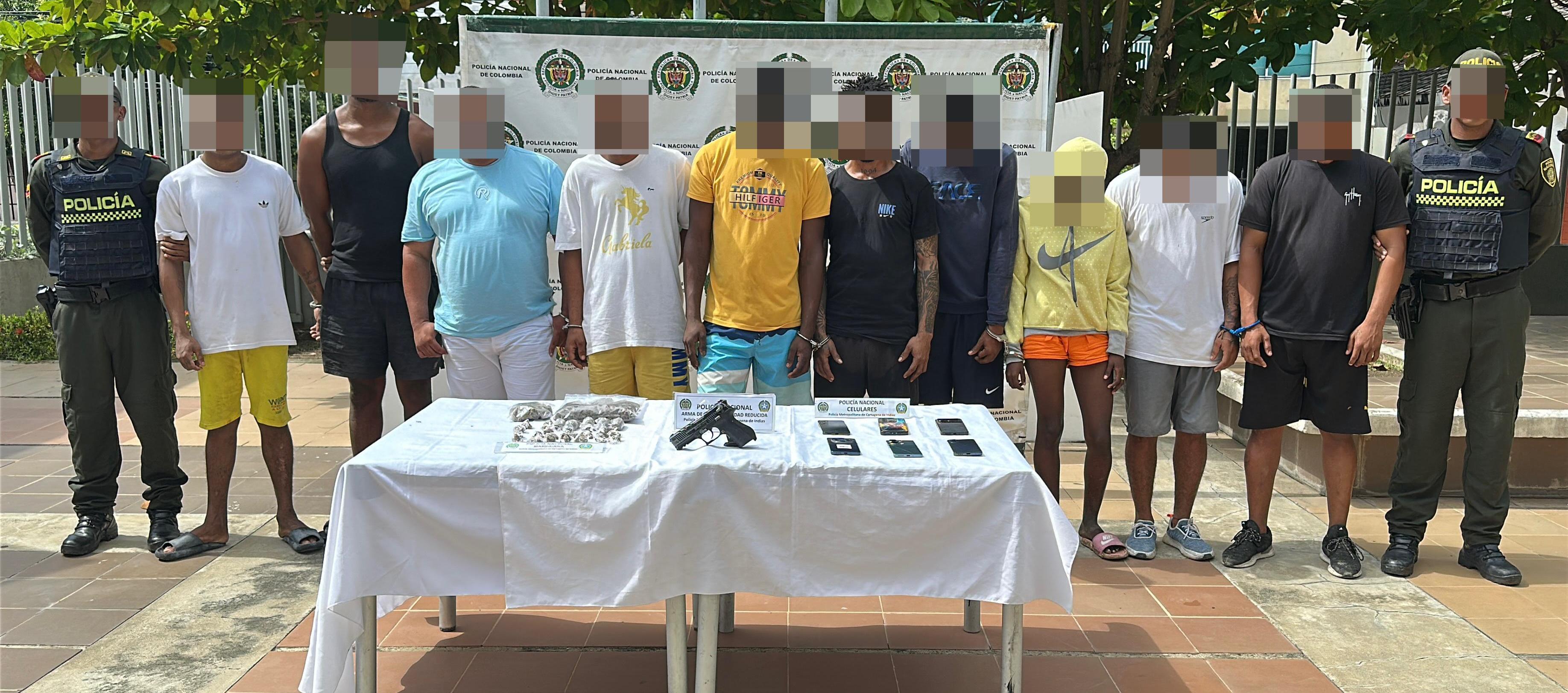 Presuntos delincuentes capturados. 