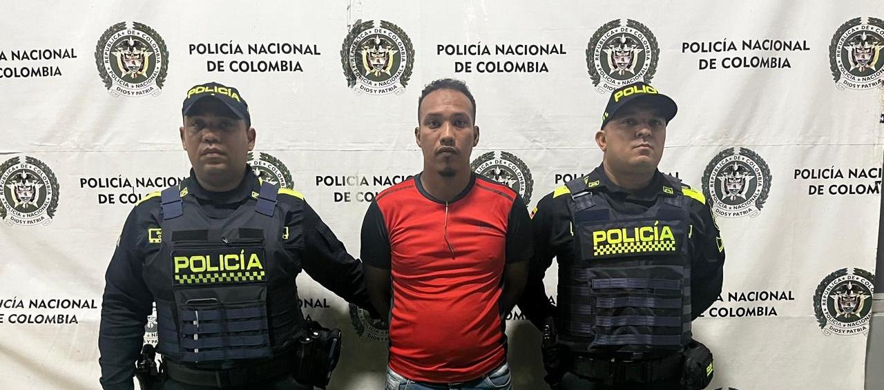 El expatrullero Jhon Antonio Gutiérrez Rodríguez fue capturado en la calle 72 con carrera 48. 