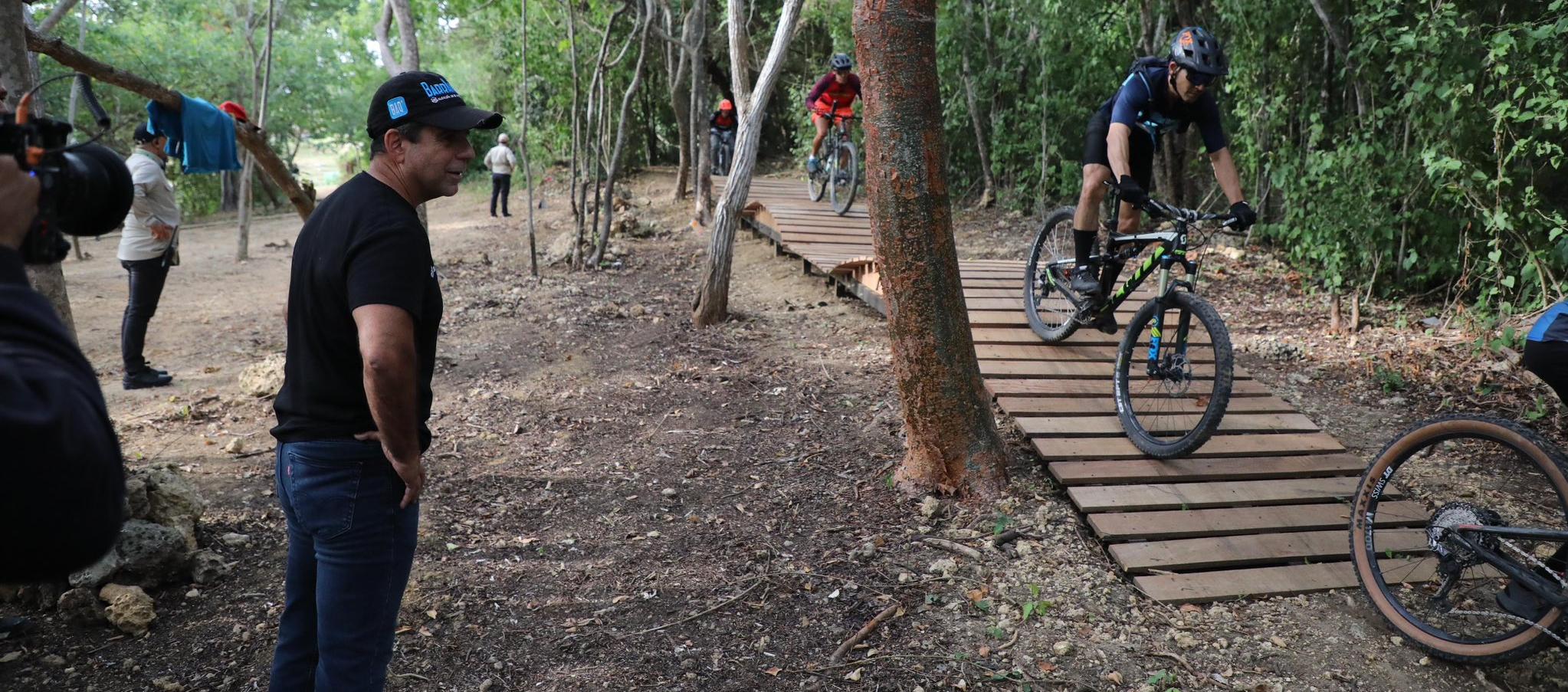 El Alcalde Alex Char.