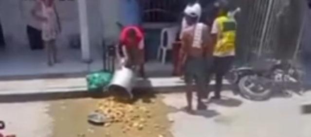 Por no pago de cuota, cobradiarios voltearon olla de sopa a vendedor