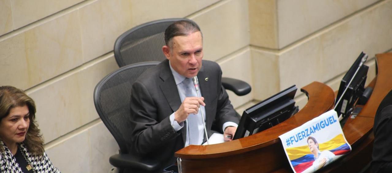 Efraín Cepeda, presidente del Senado.