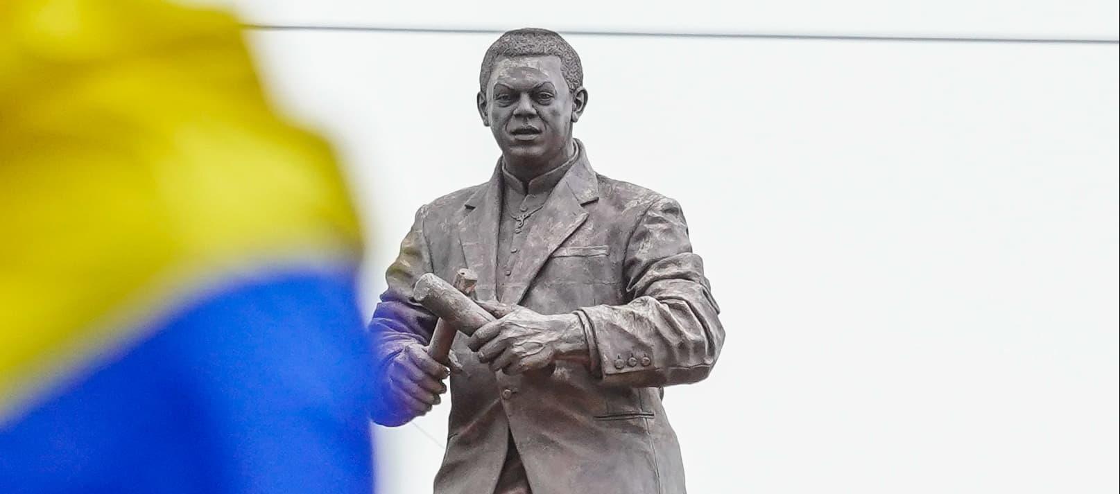 El monumento del Joe Arroyo está ubicado en carrera 46 con calle 72 junto a la estación de Transmetro que lleva su nombre. 