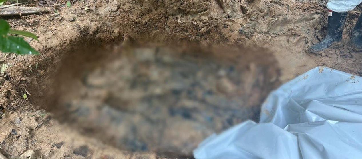 Fosa común donde hallaron los cuerpos. 