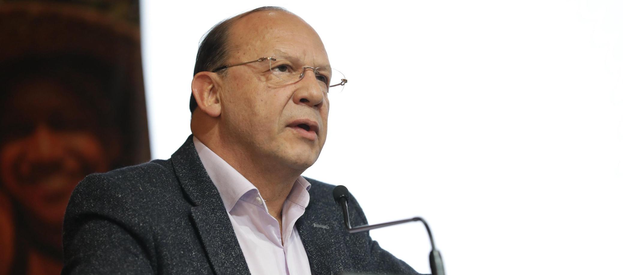 Germán Ávila, Ministro de Hacienda.