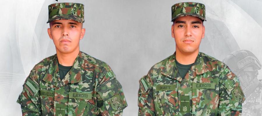 Los dos soldados asesinados.