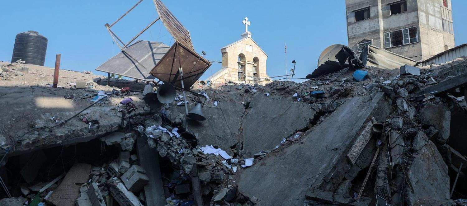 Así quedó la iglesia tras el ataque.