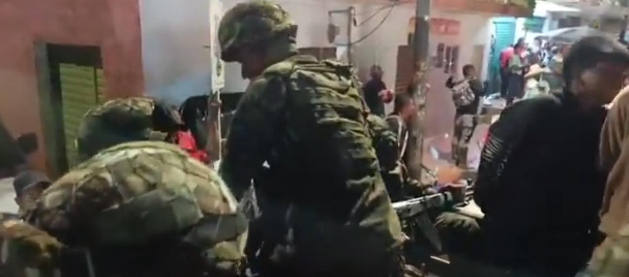 Militares tuvieron que salir del sector de Villa Colombia.