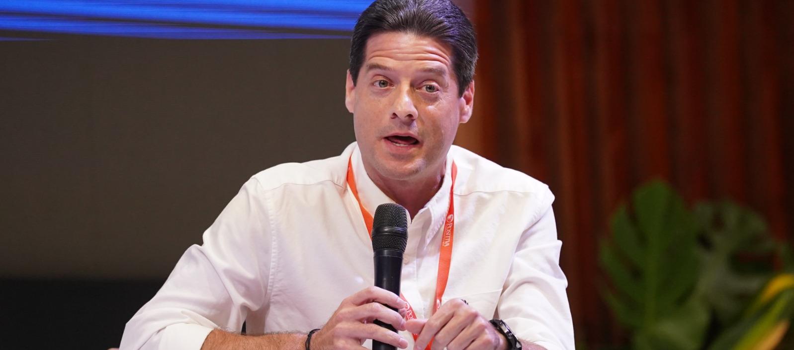 Senador Mauricio Gómez Amín.