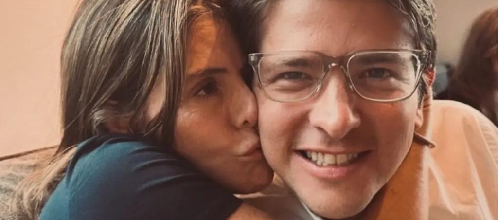 María Carolina Hoyos Turbay y su hermano Miguel Uribe Turbay.