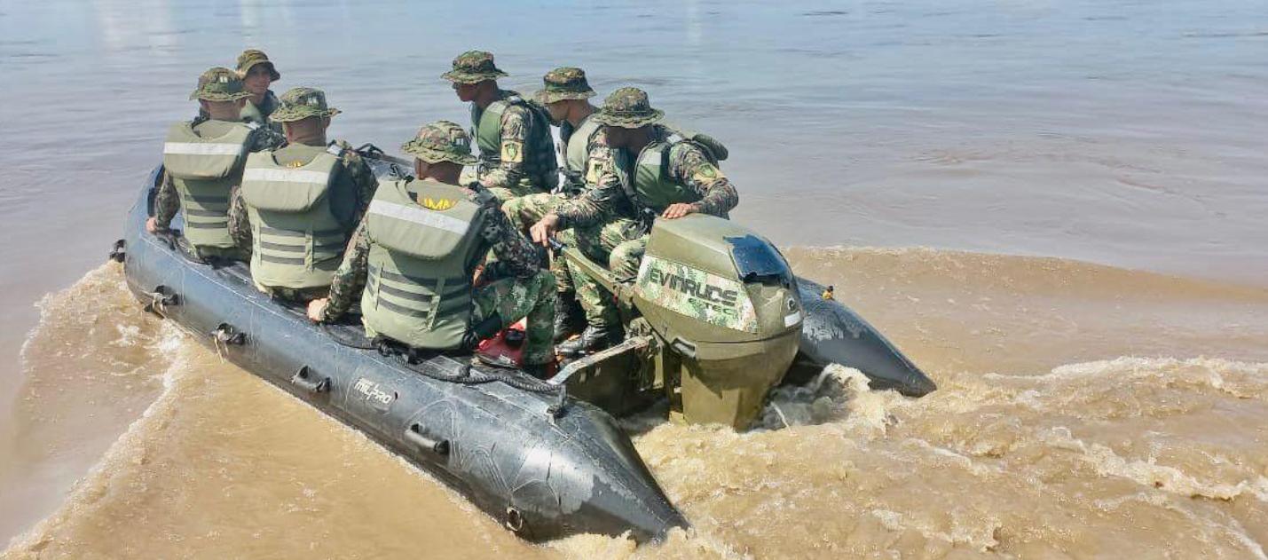 Militares en el Río. 