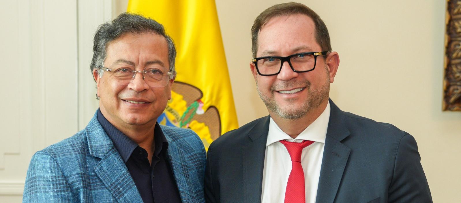 El Presidente Gustavo Petro y el presidente del Senado, Lidio García.