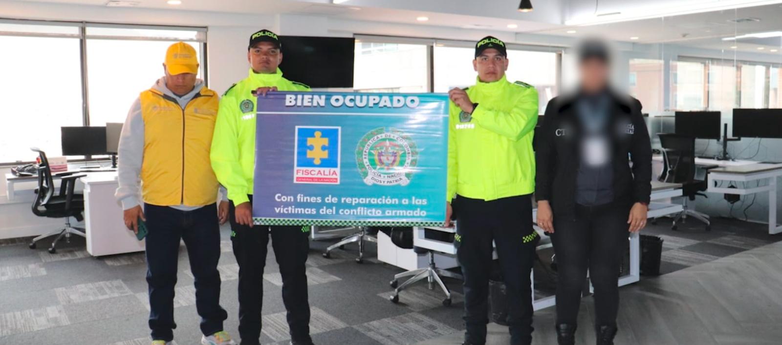 Las oficinas se encuentran ubicadas en un edificio del centro financiero en Bogotá.