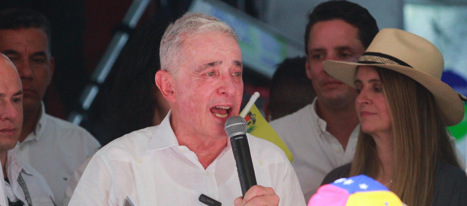 Álvaro Uribe.