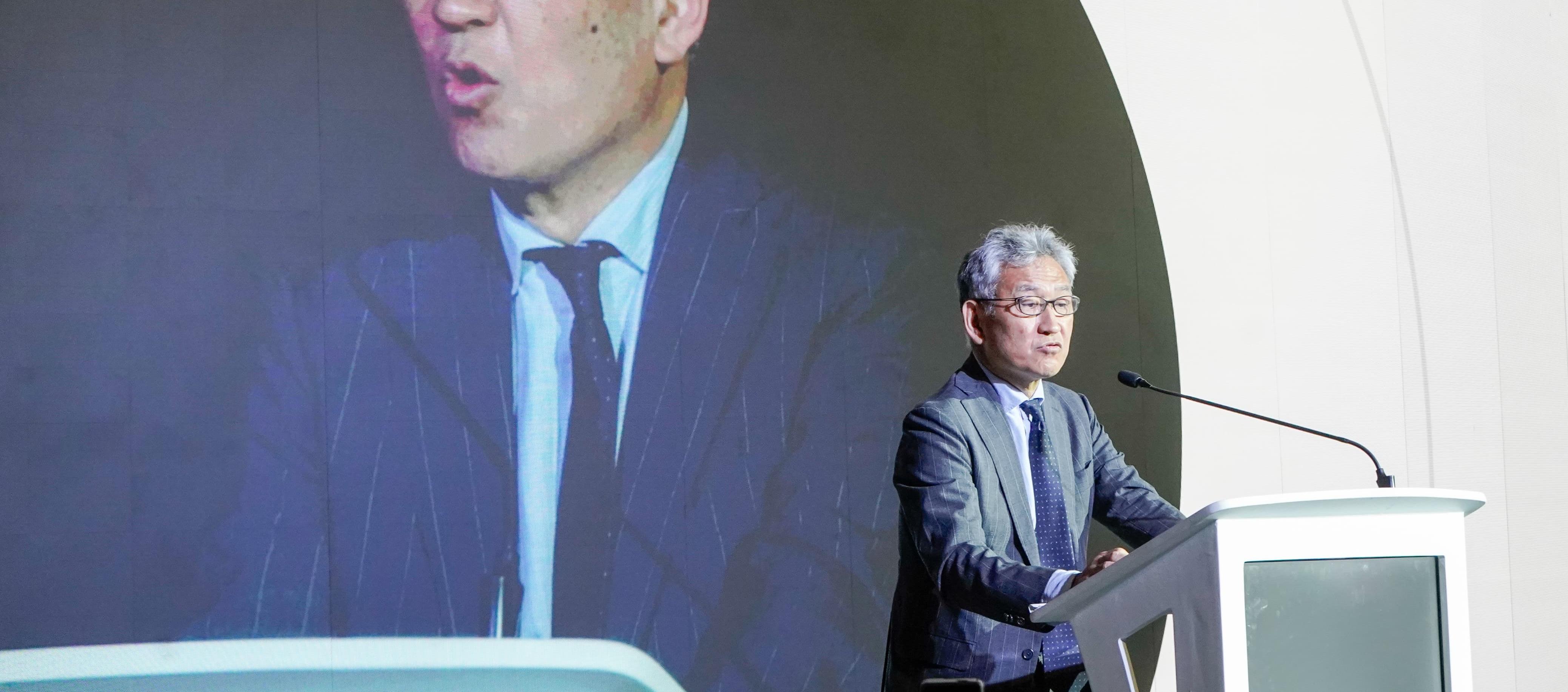 Yoshiki Takeuchi, Secretario General de la OCDE.