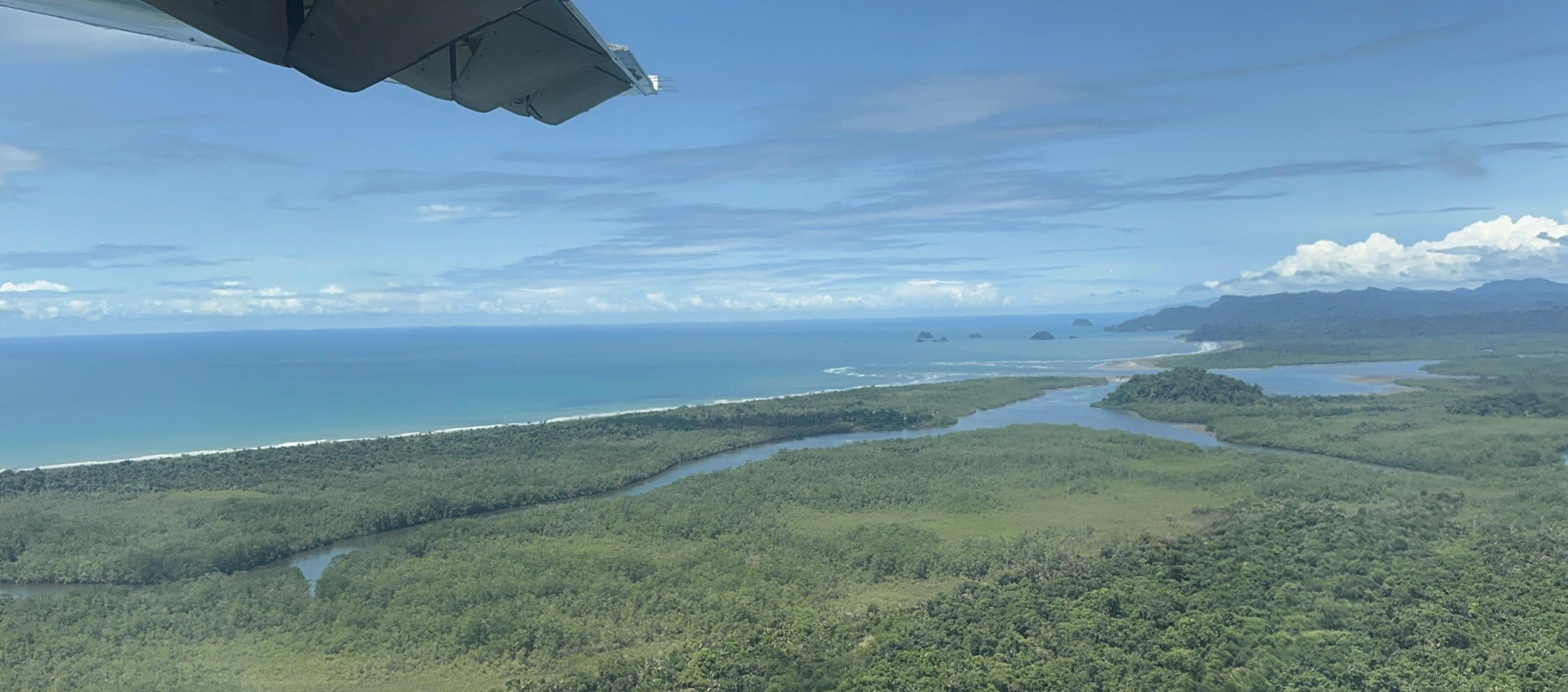 Sobrevuelo y monitoreo de la Aerocivil en Nuquí.