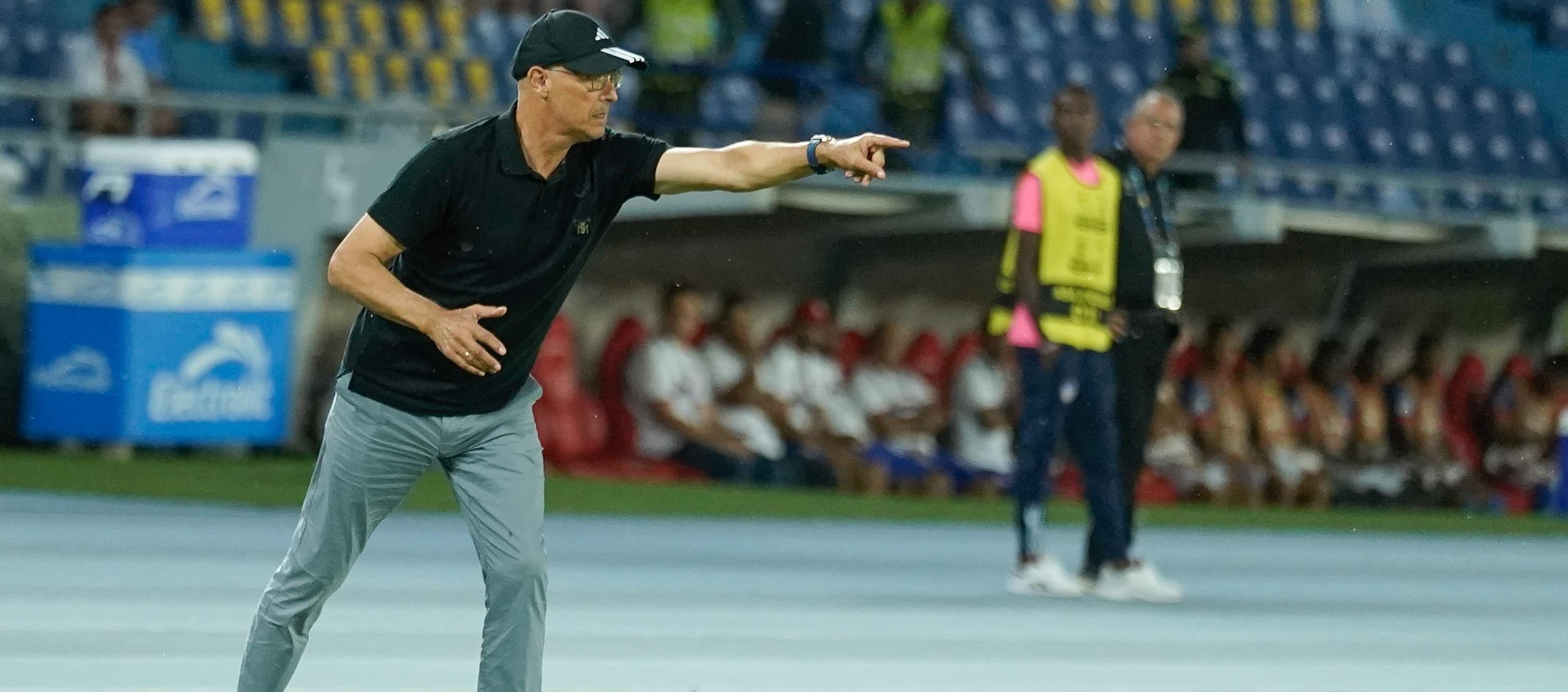 Alfredo Arias dirigió su primer partido como técnico del Junior en Barranquilla.