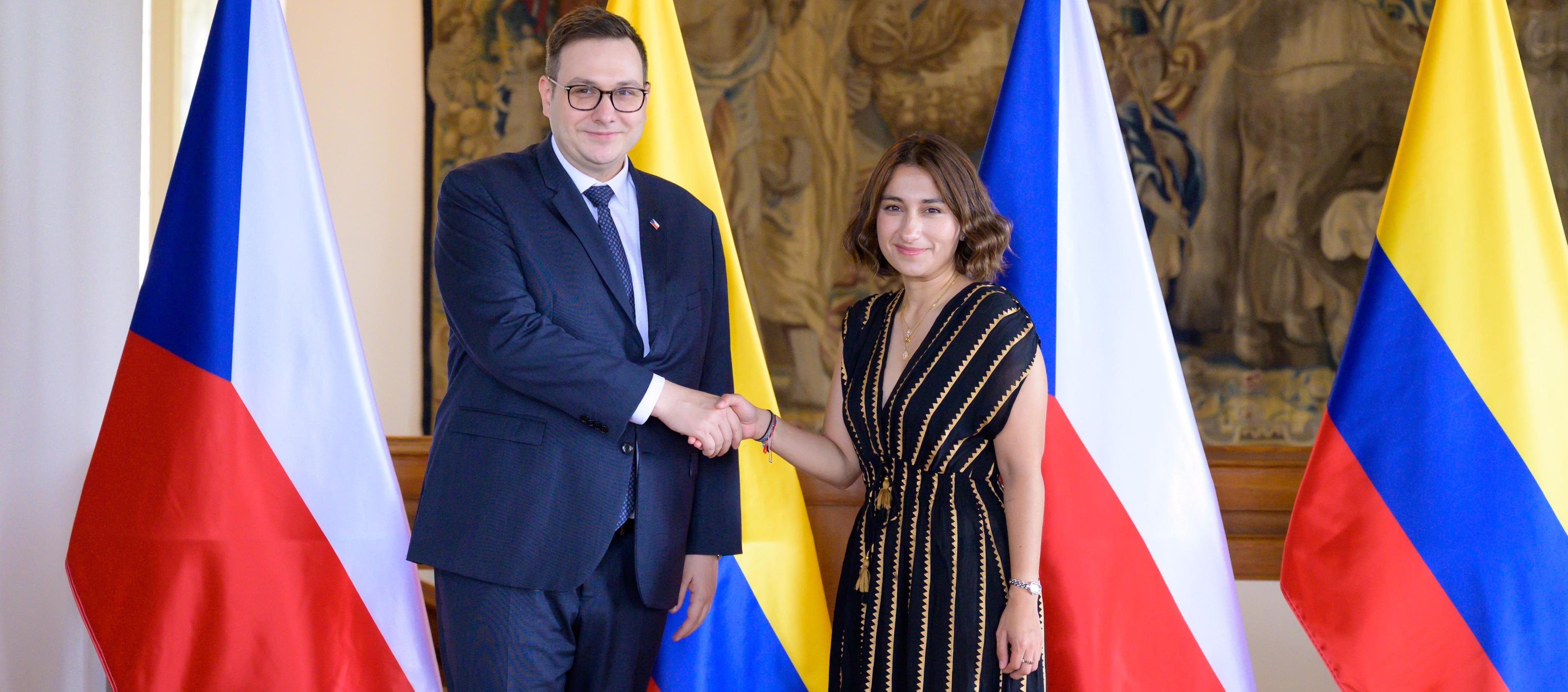  La canciller Laura Sarabia durante su reunión con el ministro de Asuntos Exteriores de República Checa, Jan Lipavský.