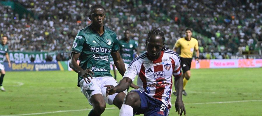 Yimmi Chará y Andrés Colorado durante el partido Cali vs. Junior.