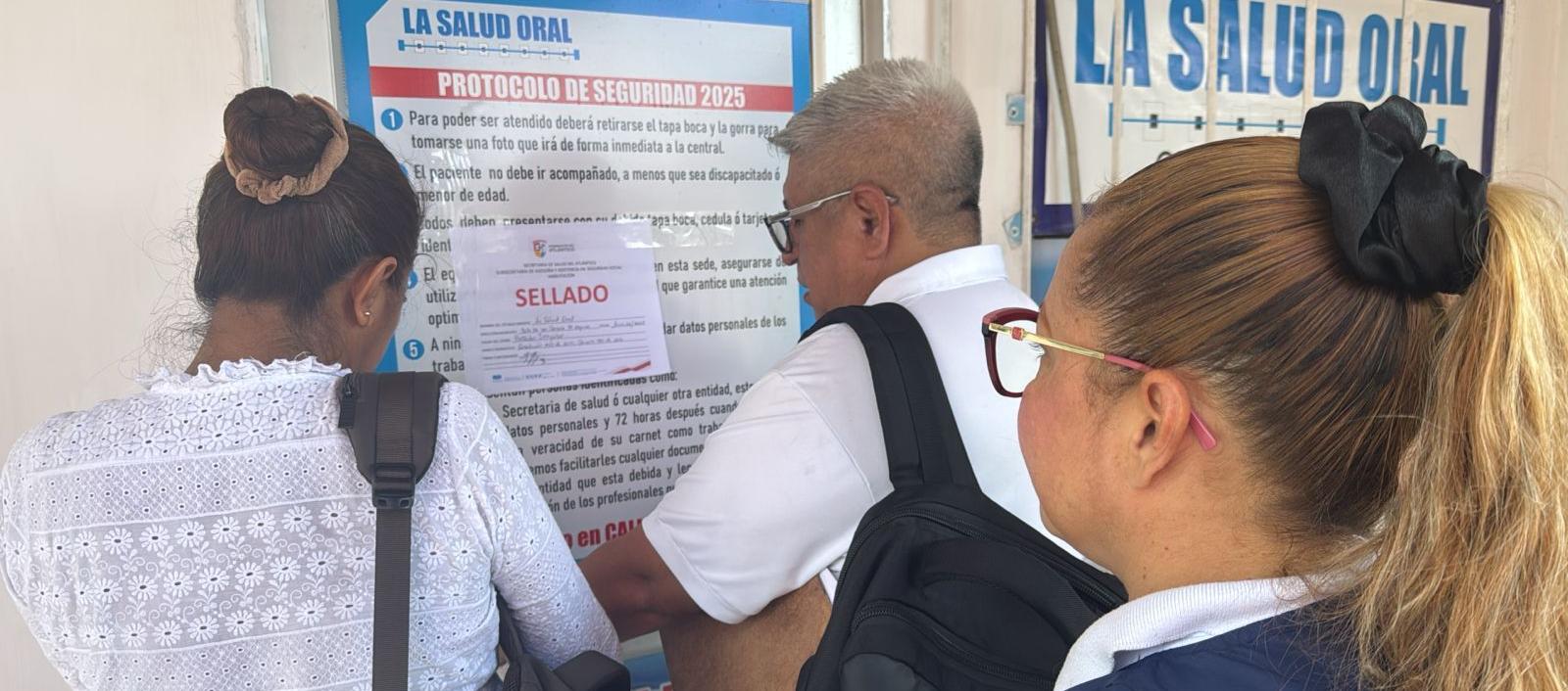 Funcionarios proceden al cierre preventivo de las IPS. 