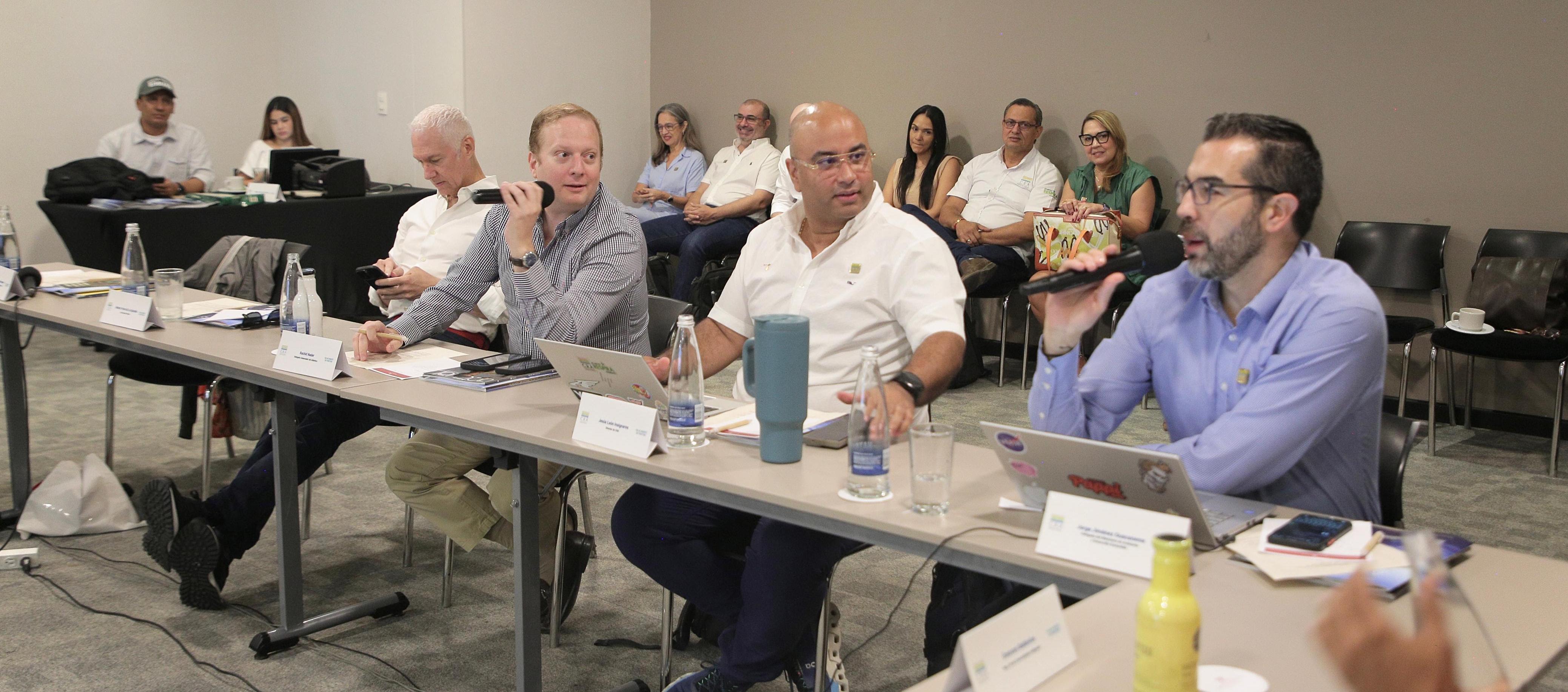 Consejo Directivo de la CRA en la presentación del informe de gestión.