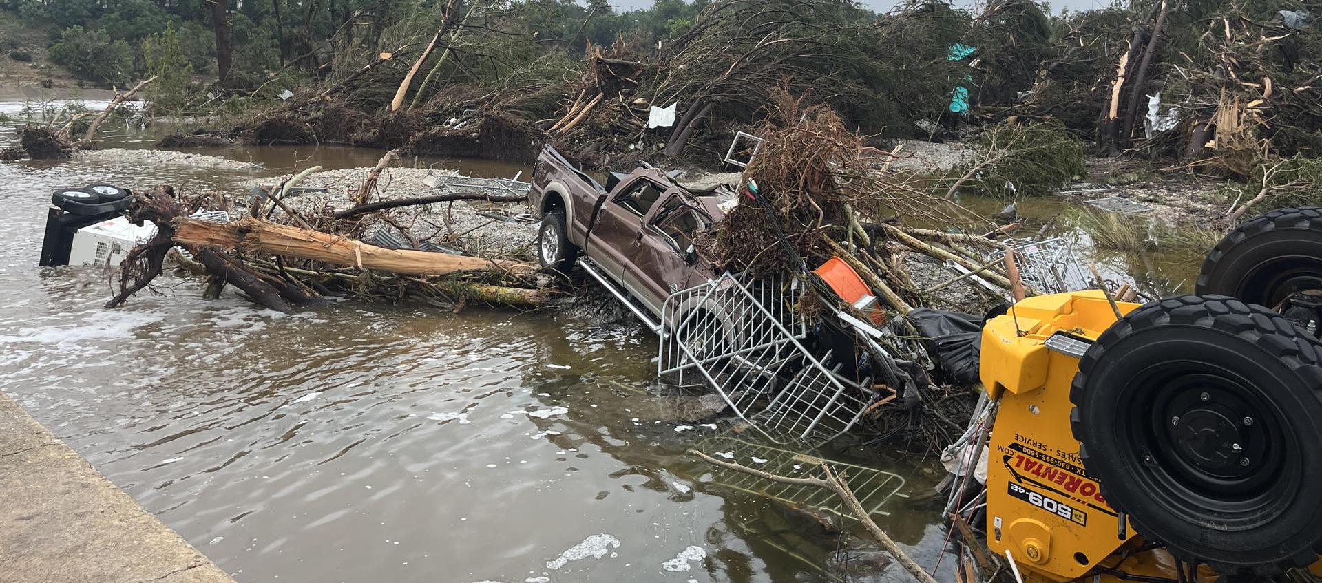 inundaciones en el área rural de Kerrville