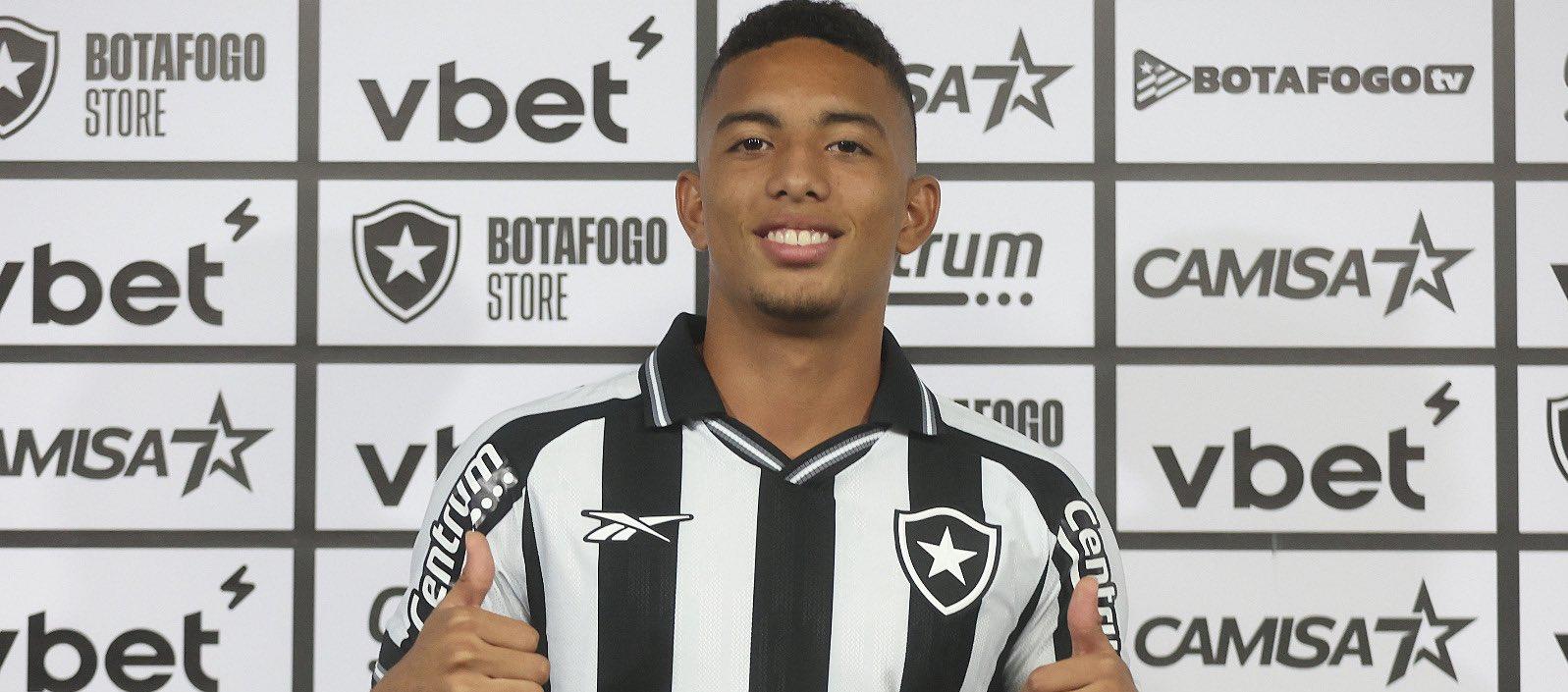 Jordan Barrera durante la presentación como nuevo jugador del Botafogo. 